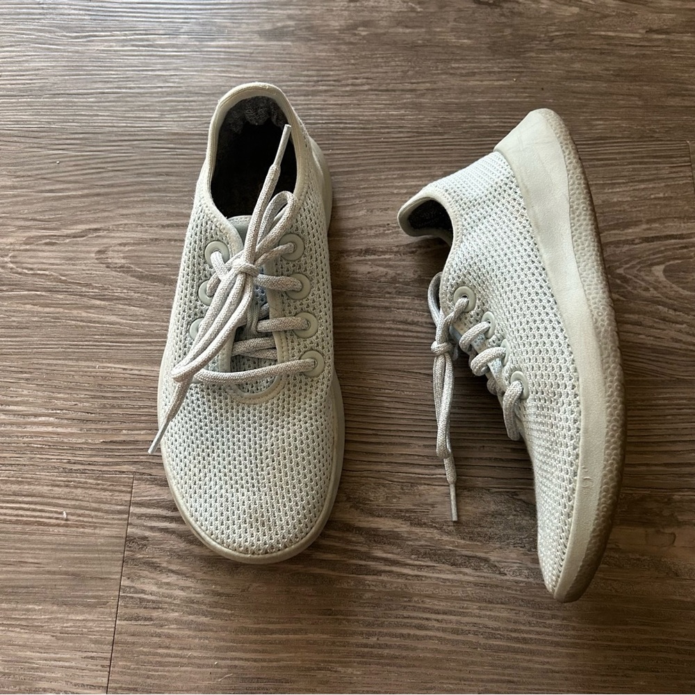 Allbirds Tree Runners Light Blue Womens Size 7 Limited Edition Sneakers